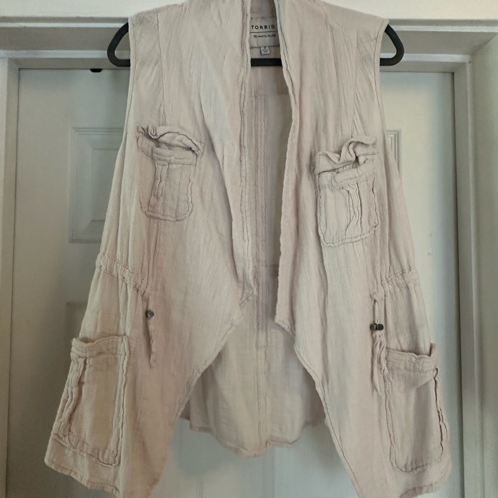Women's Cream Sleeveless Jacket